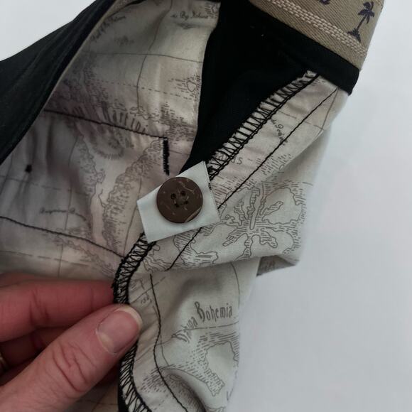 TOMMY BAHAMAS MENS 100% SILK TOROLA PLEATED SHORTS BLACK SIZE 36 - Picture 10 of 13